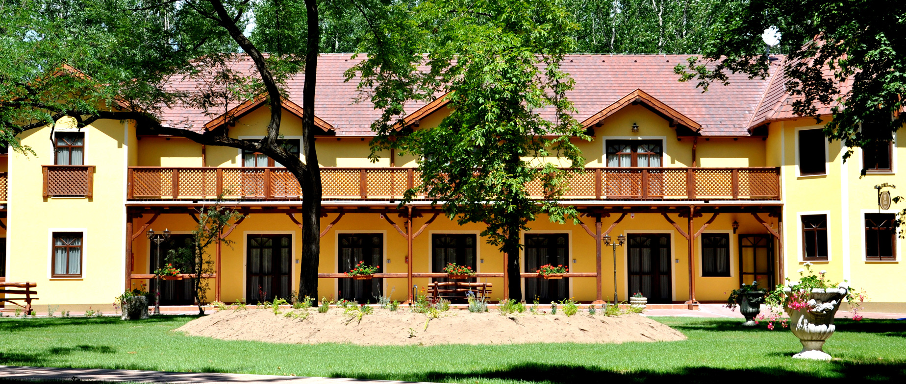 Elvonulás a természetbe a festői Forster Vadászkastély Wellness és Konferencia szállodába