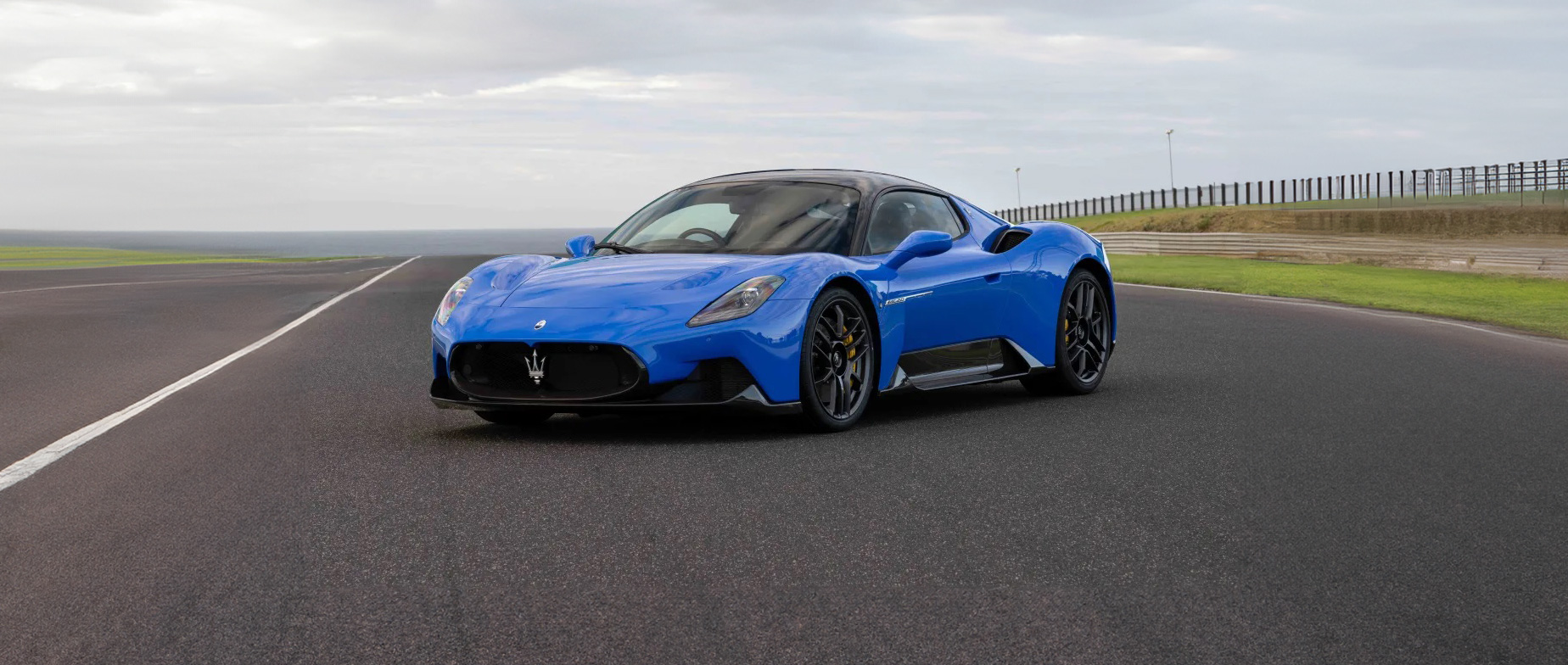 Maserati MC20 élményvezetés  Ausztriában a Driving Camp Pachfurtban