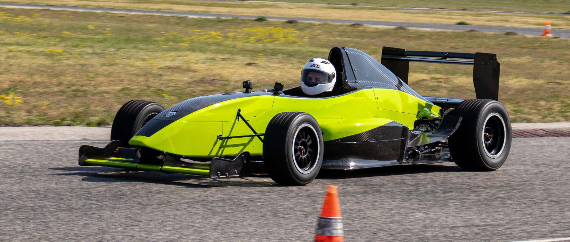 Formula Renault 2.0 élményvezetés az Euroringen