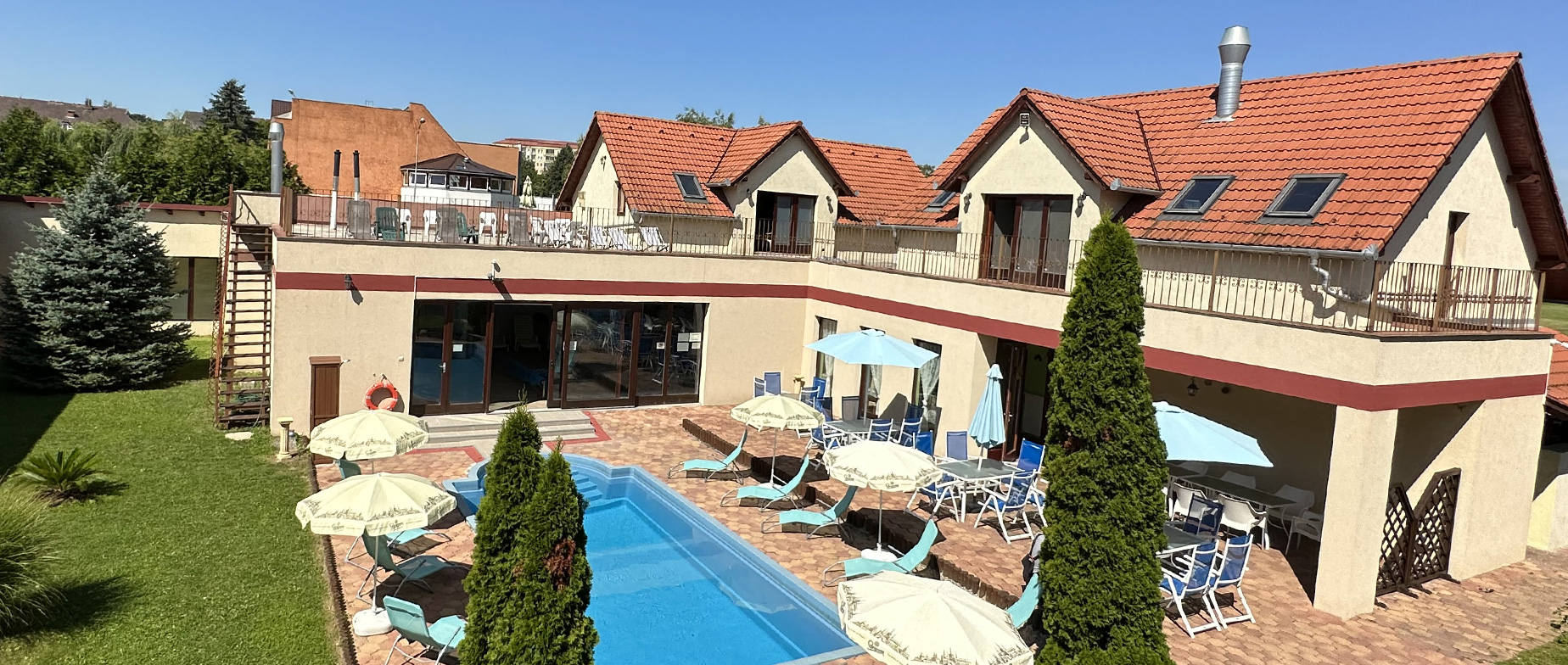 Pihenés a Boni Családi Wellness Hotelben utószezonban 2 fő 1 éjszaka reggelivel
