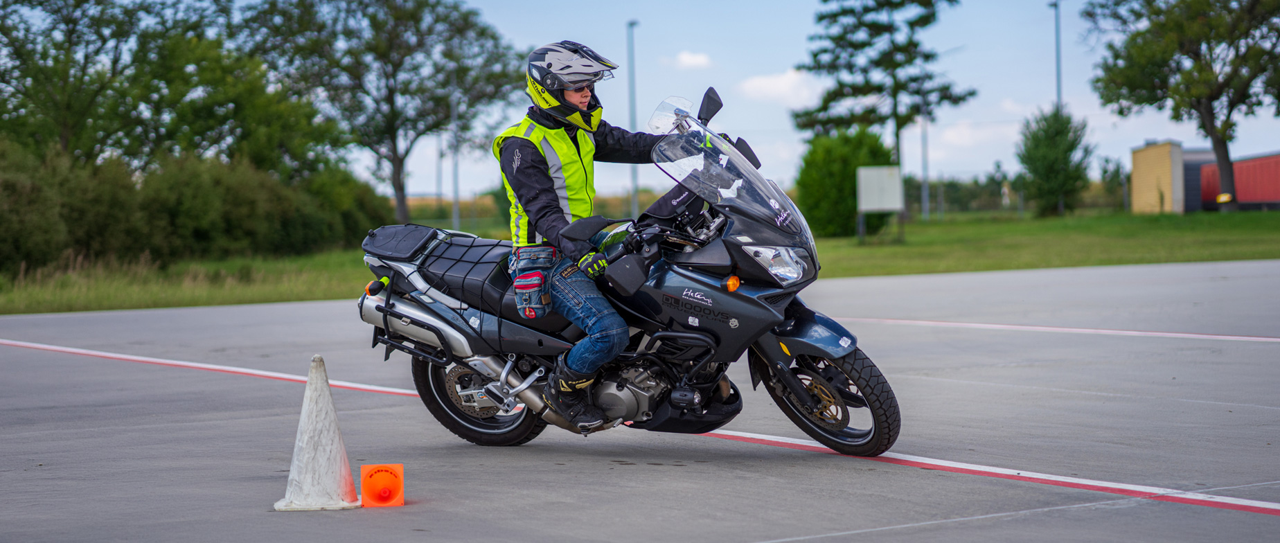 1 napos motoros vezetéstechnikai tréning – Benforce képzés