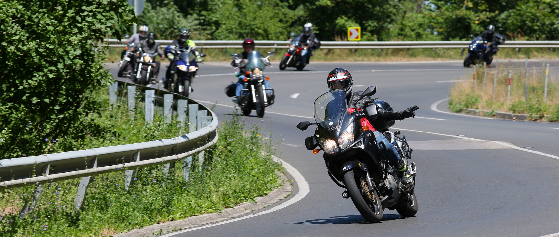 Motoros Vezetéstechnikai Élményhétvége