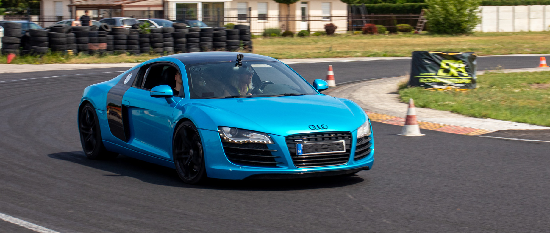 Audi R8 élményvezetés a Kakucsringen