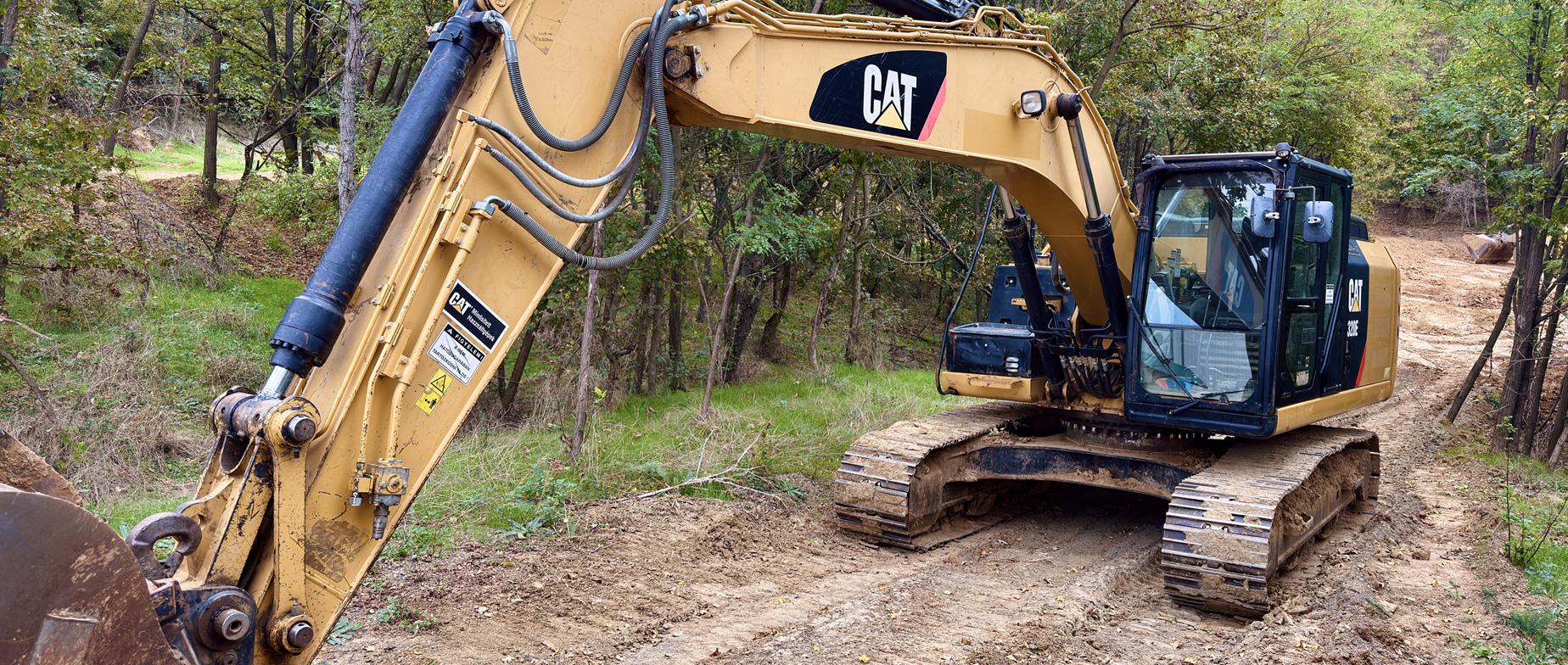 CAT 320E élményvezetés  – A nagyágyú a munkagépek világában