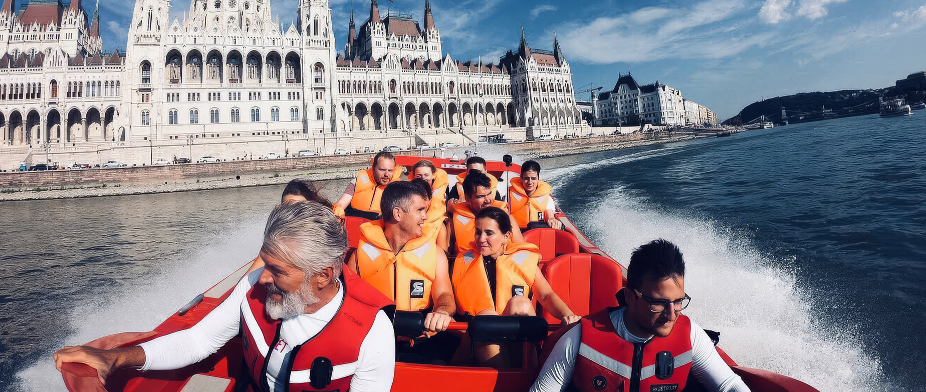 REDJET extrém hajózás a Dunán – legénybúcsúra vagy leánybúcsúra