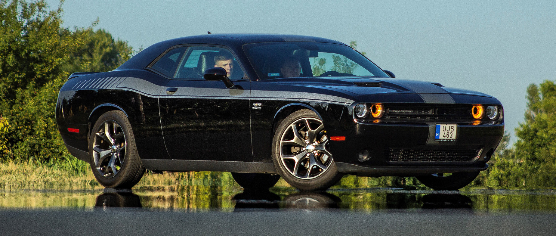 DODGE Challenger élményautózás utasként