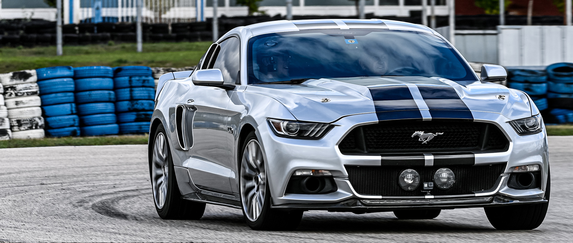 Mustang Eleanor élményvezetés az Euroringen