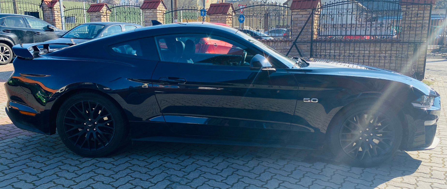 Ford Mustang Fastback 5.0 V8 közúti élményvezetés ajándékutalvány