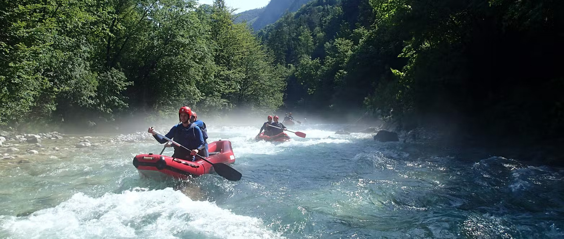 Miniraft – Vadregényes vadvízi kenuzás Szlovéniában a Soča-folyón